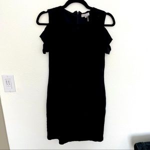 One state - exposed shoulder dress - size M